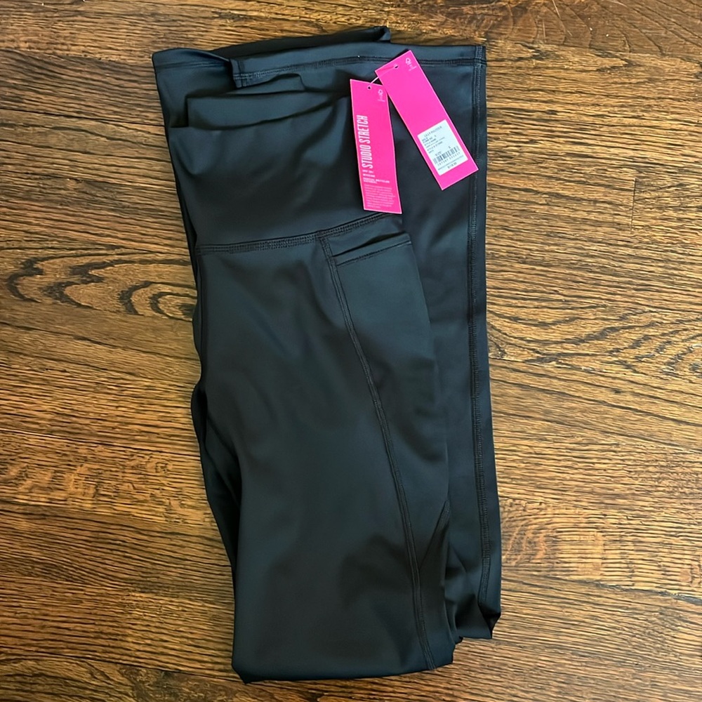 NWT Lilly Pulitzer UPF 50+ Luxletic 31.5” Carpe Vita Flare Legging Onyx S